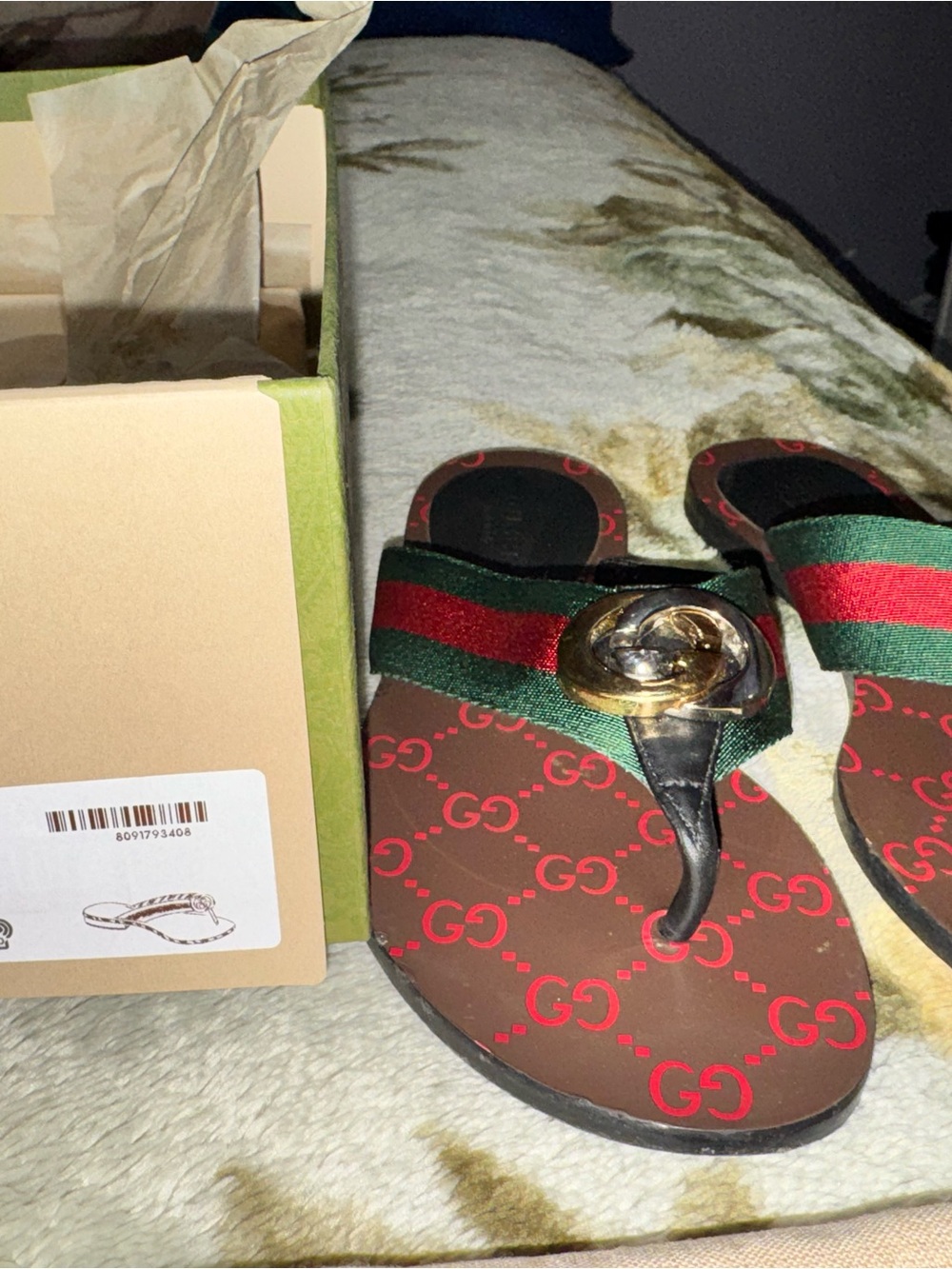 Women Gucci sandals